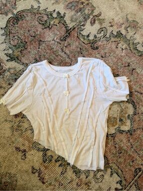 SAMI MIRO VINTAGE White Ribbed Short Sleeve Top with Bow Accents